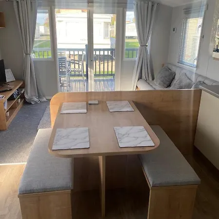 Modern 3 Bedroom Caravan Near The Beach Walton-on-the-Naze Exterior foto