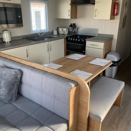 Modern 3 Bedroom Caravan Near The Beach Walton-on-the-Naze Exterior foto
