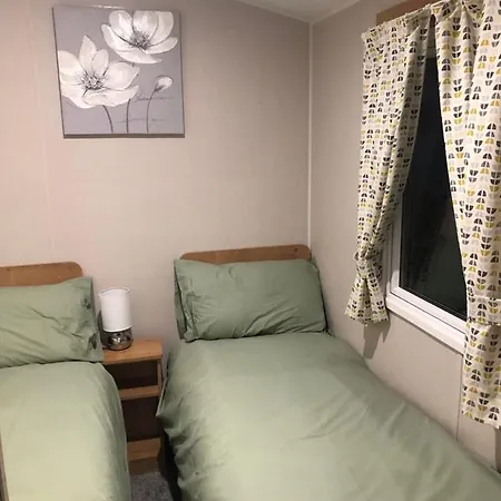 Modern 3 Bedroom Caravan Near The Beach Walton-on-the-Naze Exterior foto