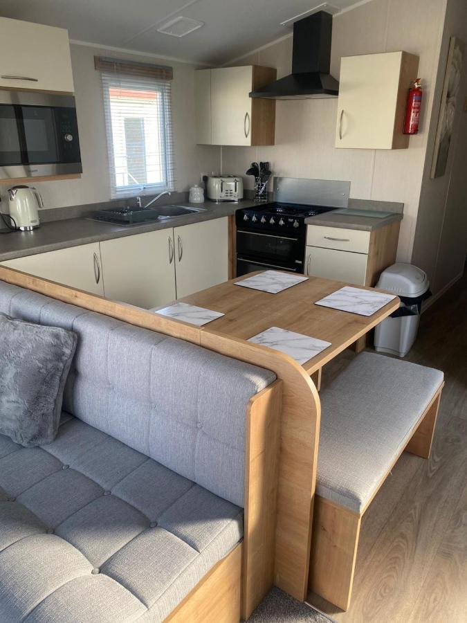 Campsite Modern 3 Bedroom Caravan Near The