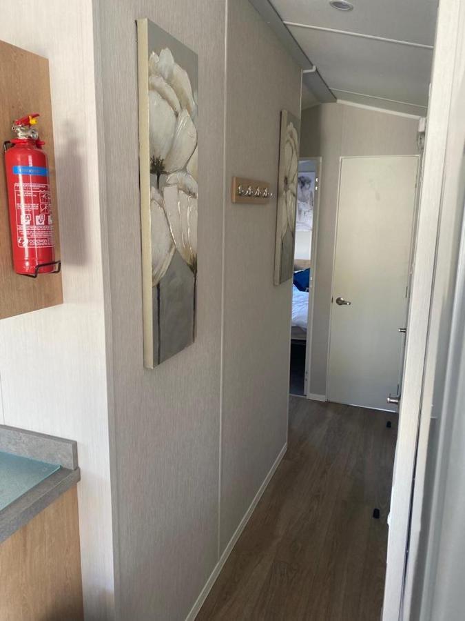 Modern 3 Bedroom Caravan Near The Walton-on-the-Naze